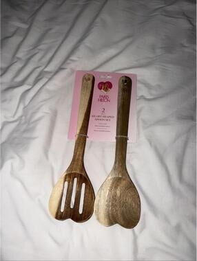 New Paris Hilton Heart Shaped Wooden Spoon 2 Set - Natural Wood